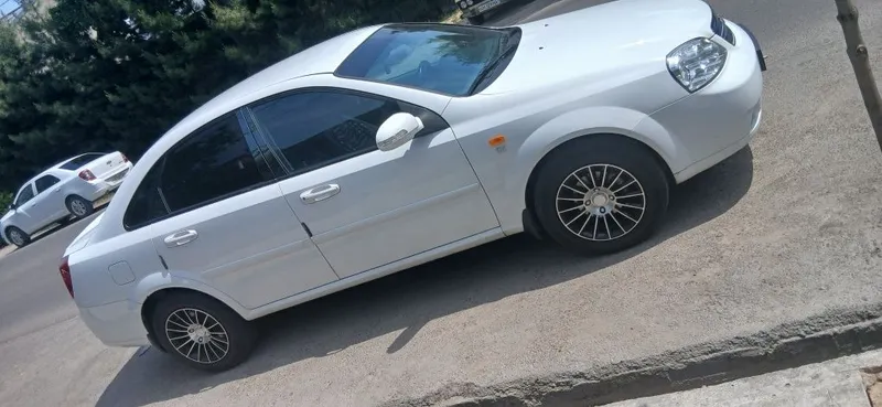 Mashina laseti oq Mashina laseti oq