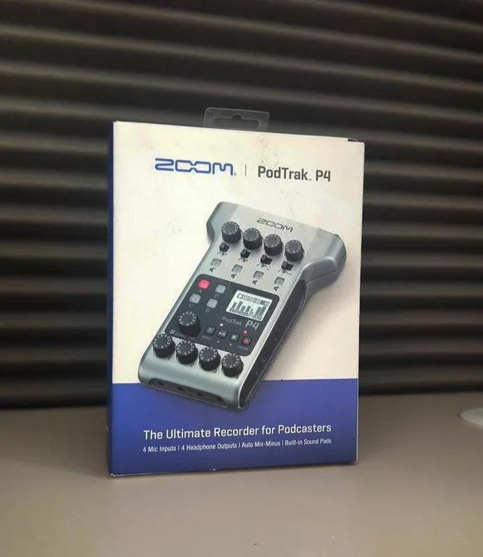 Подкаст-рекордер Zoom PodTrak P4, 4 XLR 5