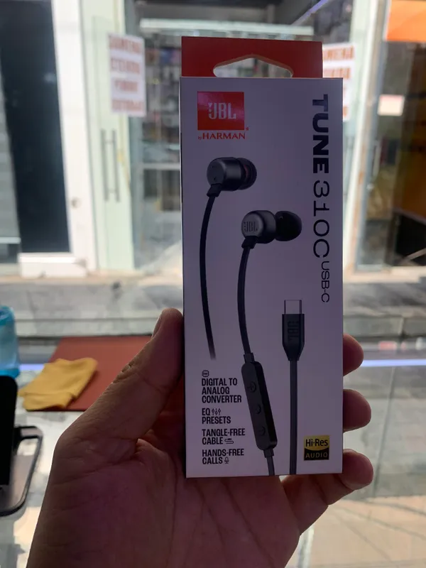 JBL NAVUSHNIK 1 JBL NAVUSHNIK 1
