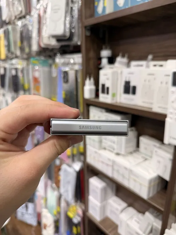 Samsung Z Flip 6 — фото 3