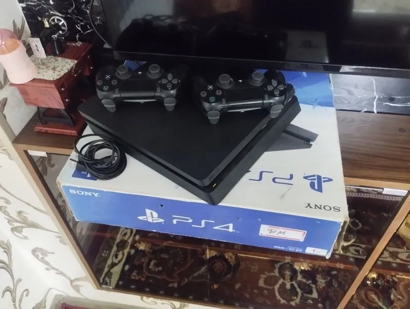 Playstation 4 slim — фото 1