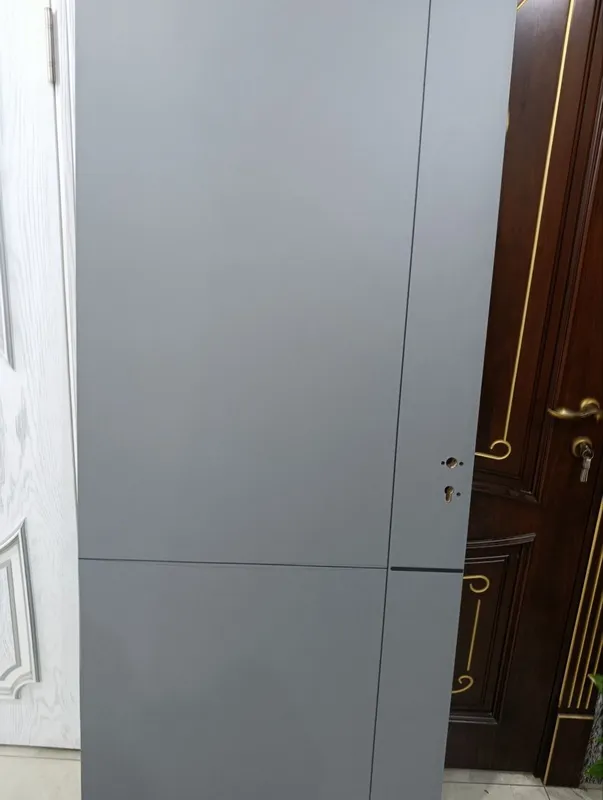 Har hil turdagi eshiklar sotiladi yangi 8