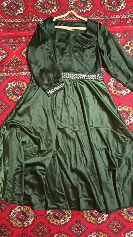 Bayram libosi sotiladi 2 Bayram libosi sotiladi 2