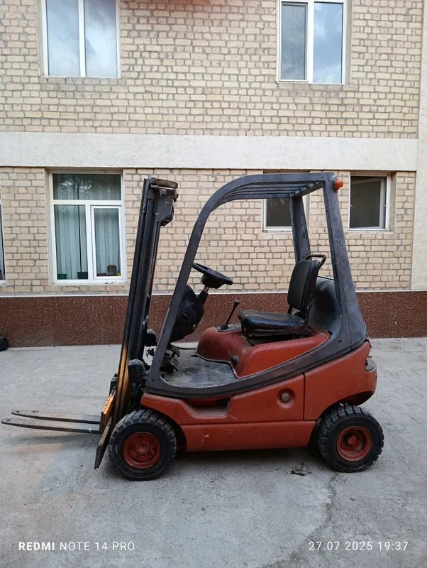 Вилочный погрузчик (кара) Linde грузоподъёмностью 1.5 т — фото 1 Вилочный погрузчик (кара) Linde грузоподъёмностью 1.5 т — фото 1