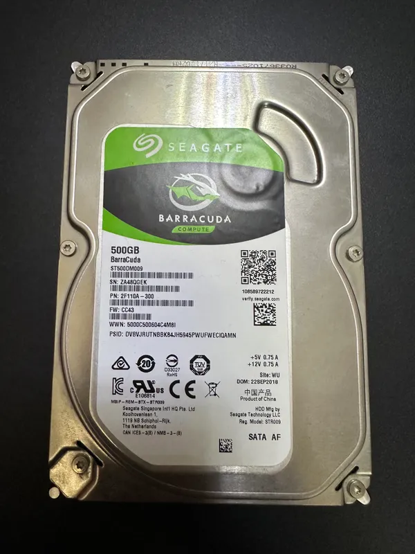 Toshiba 500 GB 7200 RPM SATA qattiq disk 1 Toshiba 500 GB 7200 RPM SATA qattiq disk 1