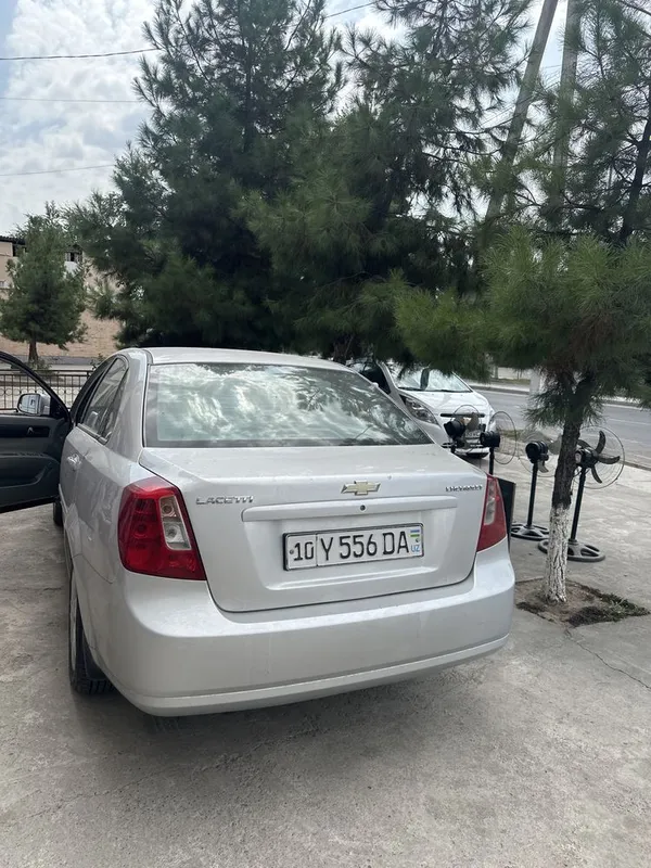 Jentra yli 2015 yurgani 208 000 3