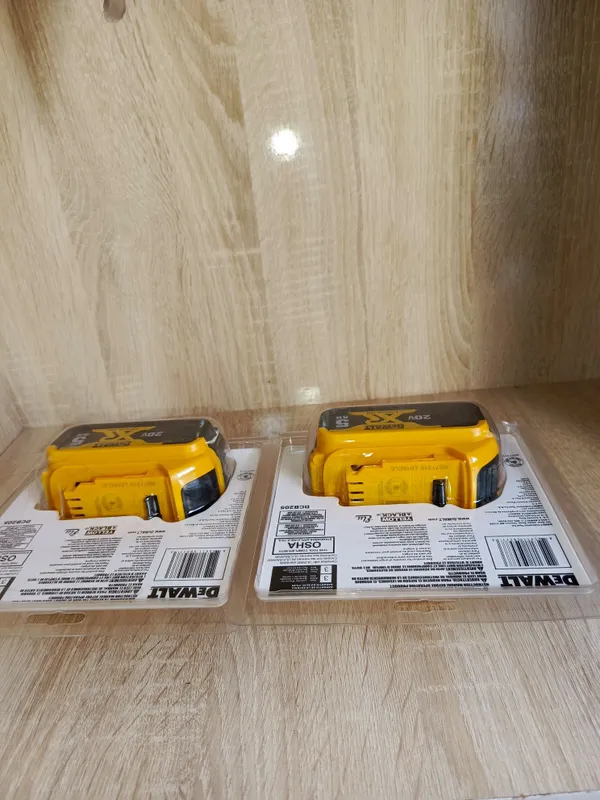 Аккумулятор DeWalt 4 Аккумулятор DeWalt 4