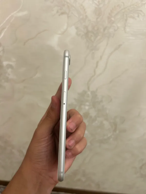 iPhone 8 Plus White 4