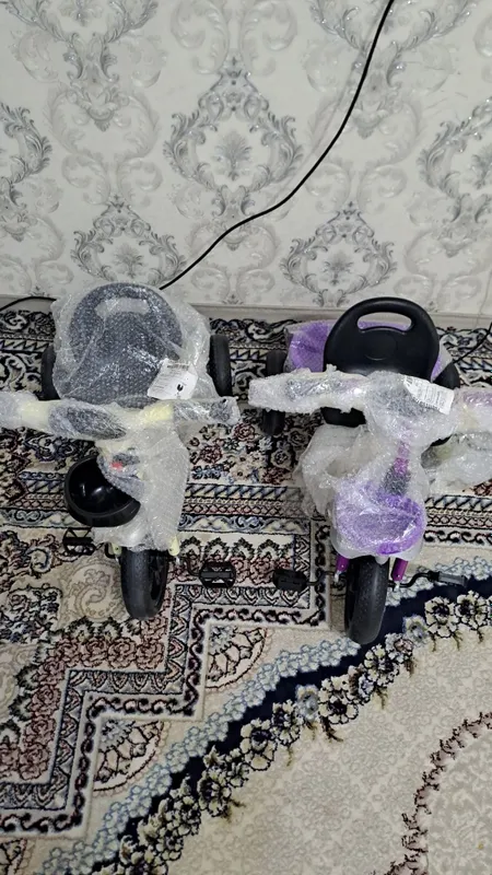 Bolalar uchun 3 g'ildirakli velik.