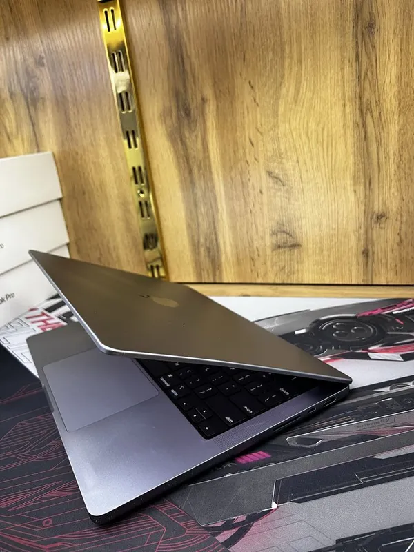 MacBook M1 Pro 16/512 4 MacBook M1 Pro 16/512 4