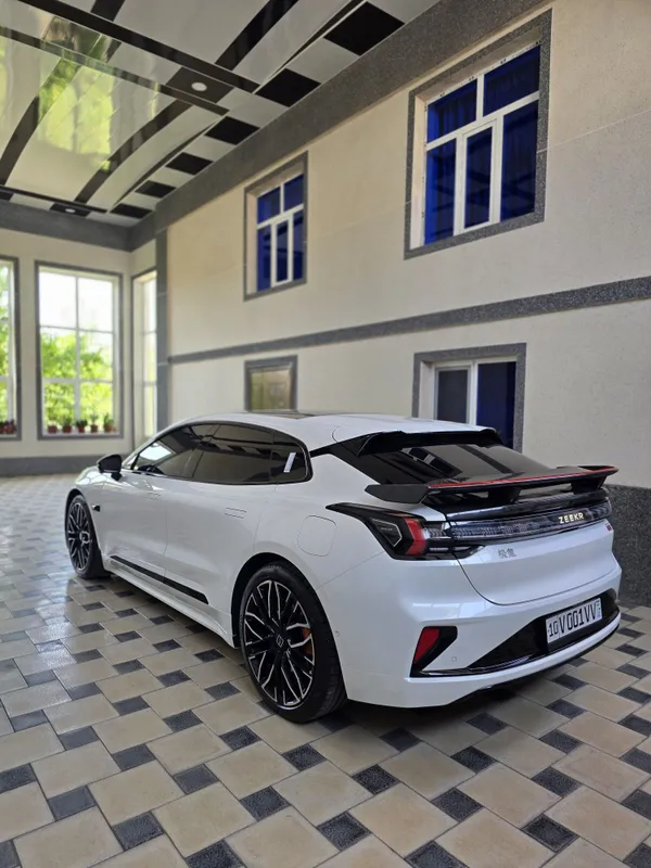 Zeekr 001 YOU Z-sport 2025/2025 100kWh akkumlyator 3.3 sec 0-100km/s 1 Zeekr 001 YOU Z-sport 2025/2025 100kWh akkumlyator 3.3 sec 0-100km/s 1
