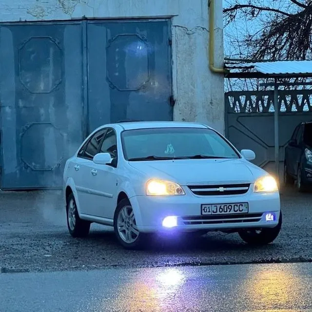 Assalomualekum moshina srochna sotiladi