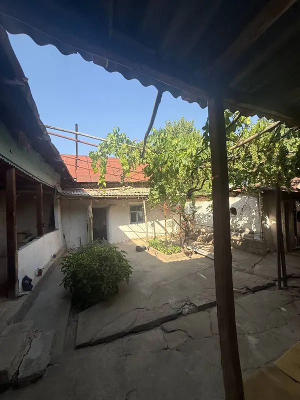 Tovoqsoyda hovli sotiladi  12 sotiğ rasimdagi holi — фото 1