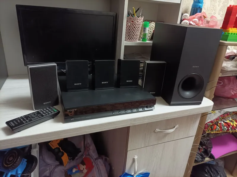 Sony uslitel kalonkalar sotiladi.
