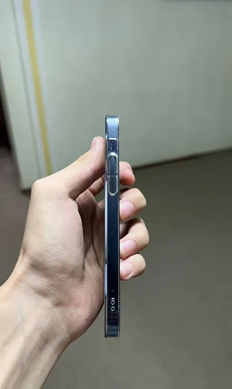 iPhone 12, ёмкость аккумулятора 77% 2 iPhone 12, ёмкость аккумулятора 77% 2