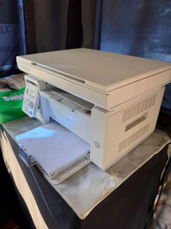 Printer sotiladi srochno 4 Printer sotiladi srochno 4