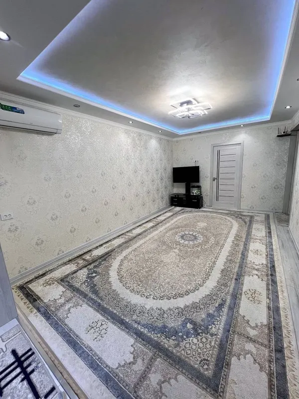 Shayxontohur gafur gulom metro oldida 2