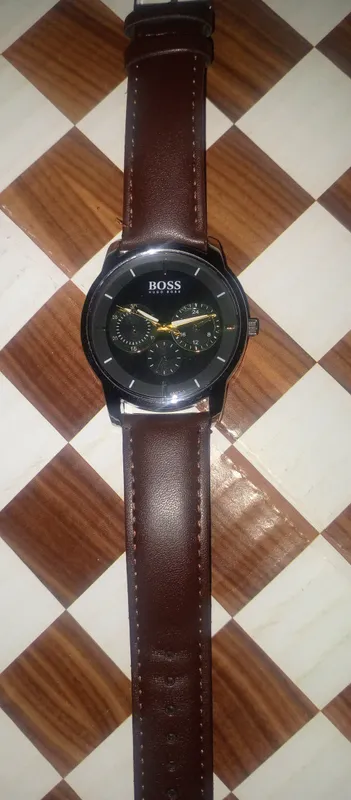 Hugo boss kojalik modeli tunda strelkalari yonadi — фото 1