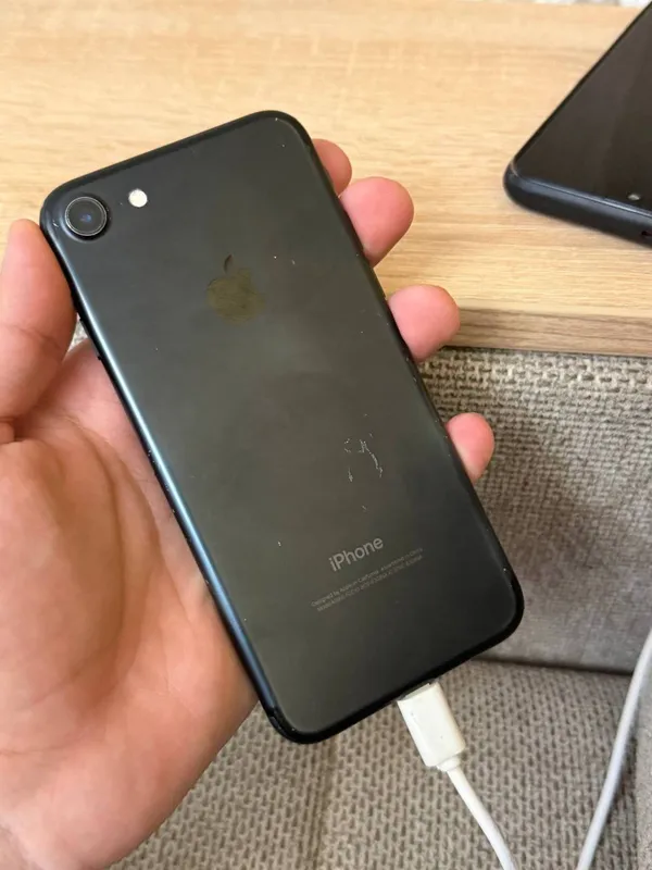iPhone 7 32GB 1 iPhone 7 32GB 1