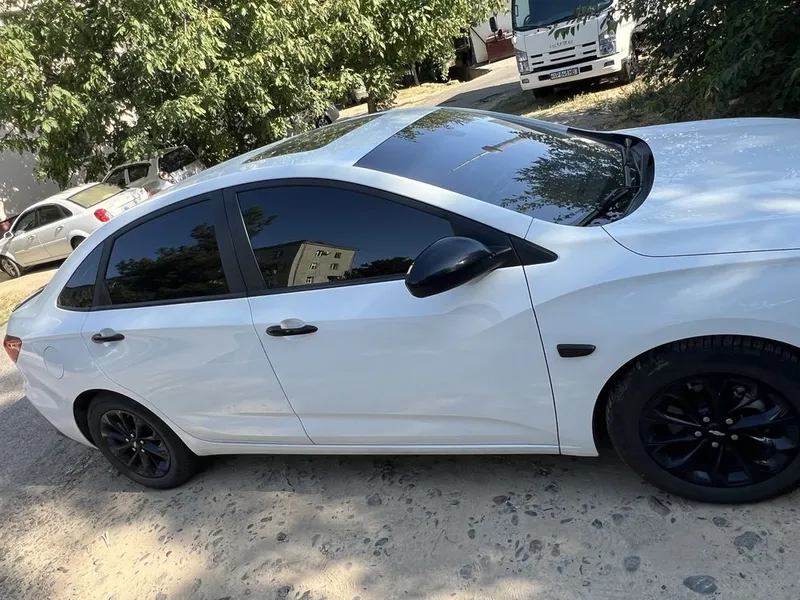 Monza 1,3 turbo sotiladi , holati alo, kraska toza, yurgani 46,000, 2