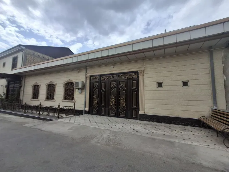 Карвон бозор томонда ховли сотилади