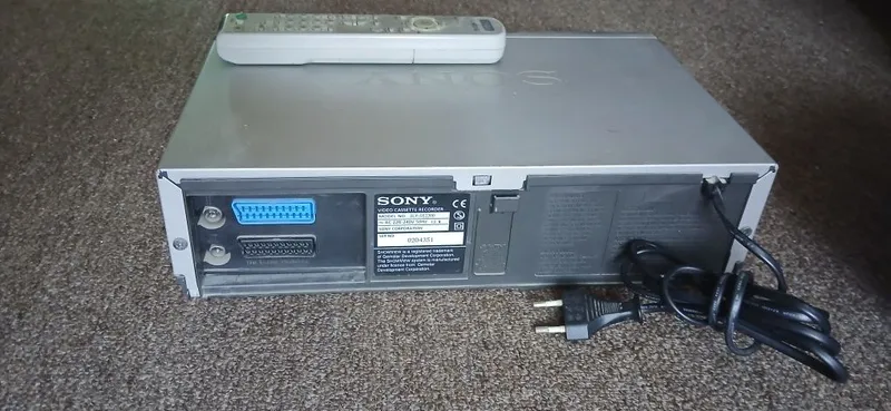 Video-magnetofon sony. 5 Video-magnetofon sony. 5
