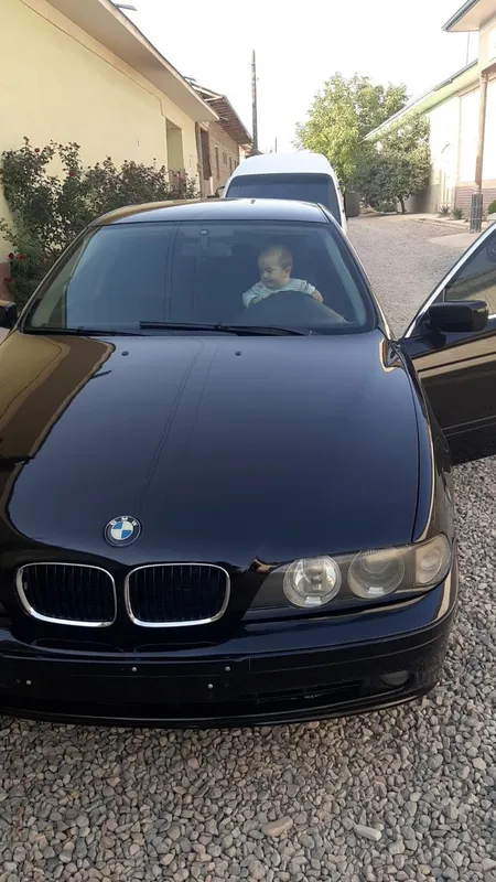 Продаю машина легенда BMW 1