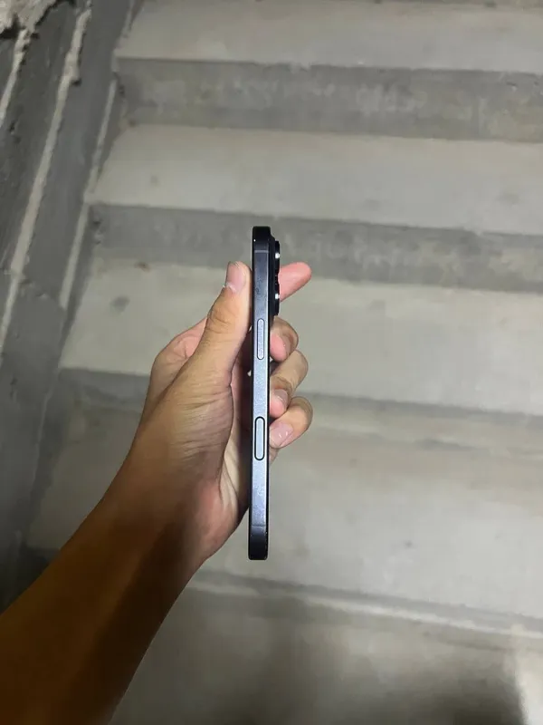 Iphone 16 pro 4