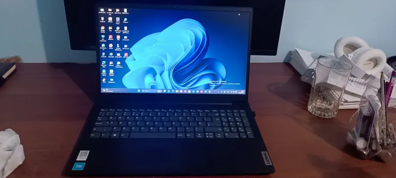 Lenovo V14 Gen2 Noutbuk 1 Lenovo V14 Gen2 Noutbuk 1
