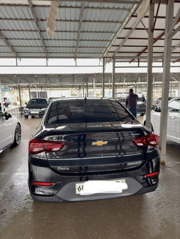 Chevrolet Onix 5+