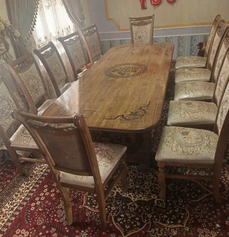 стол и стулья на 12 человек, цена 3 500 000 3 стол и стулья на 12 человек, цена 3 500 000 3