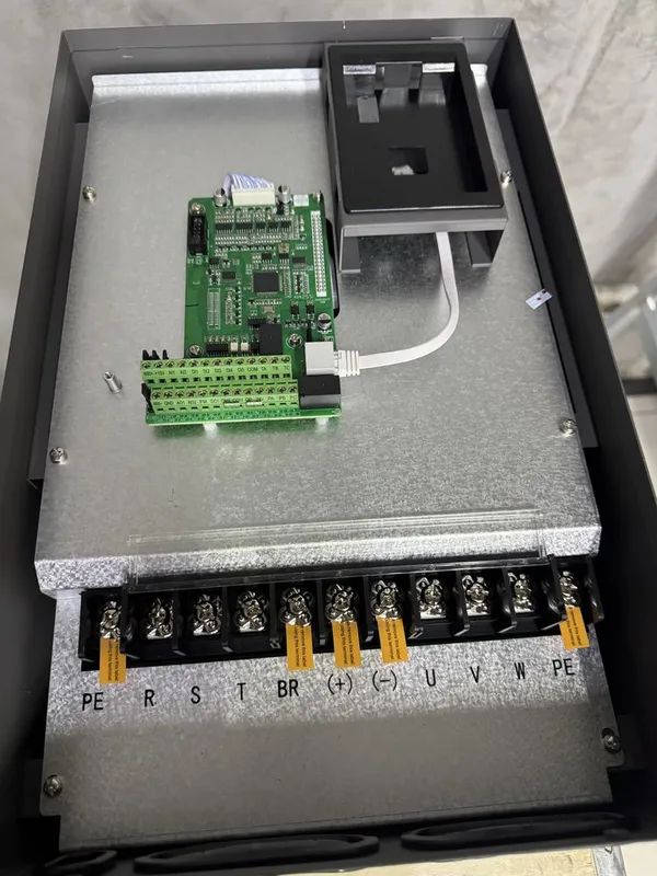 Invertor chastotniklar 0.75 kwt dan 500 kwt gacha nalichida — фото 4