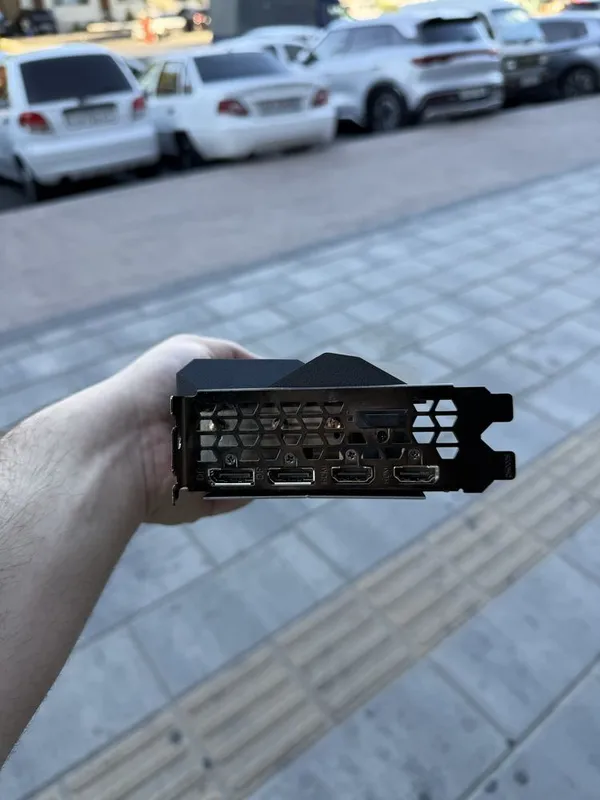 Gigabate RTX 3080 10GB 320 Bit 2 Gigabate RTX 3080 10GB 320 Bit 2