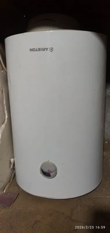 Ariston 80 л срочно продам