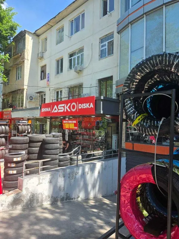Chilonzor Farxod zapchast bozori yonida do'kon sotiladi! 1