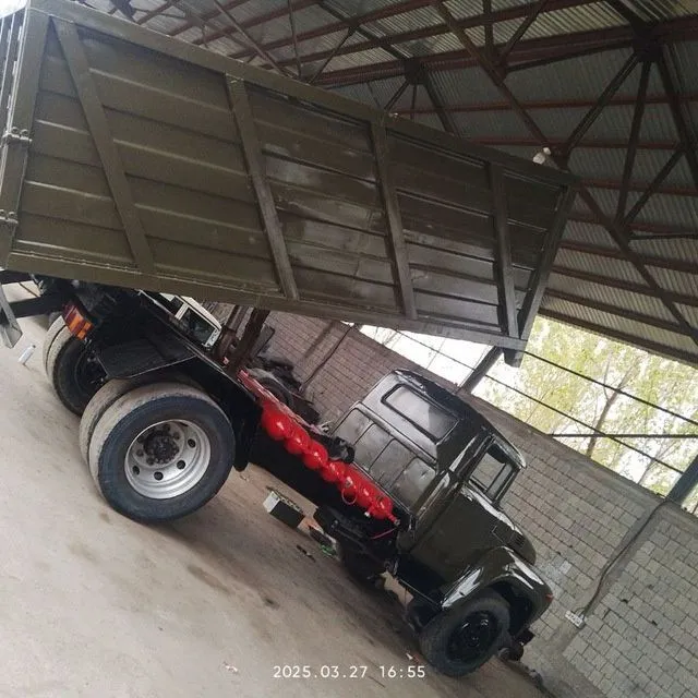 Zil 130 sotiladi