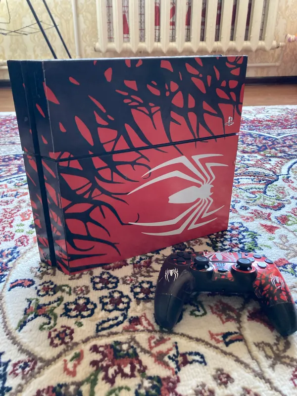 PlayStation 4. 1tb hotira+gamepad