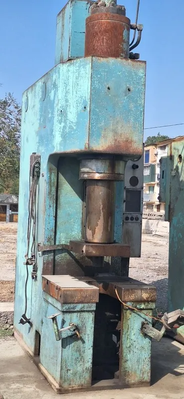 гидравлик пресс 250 тонна 1