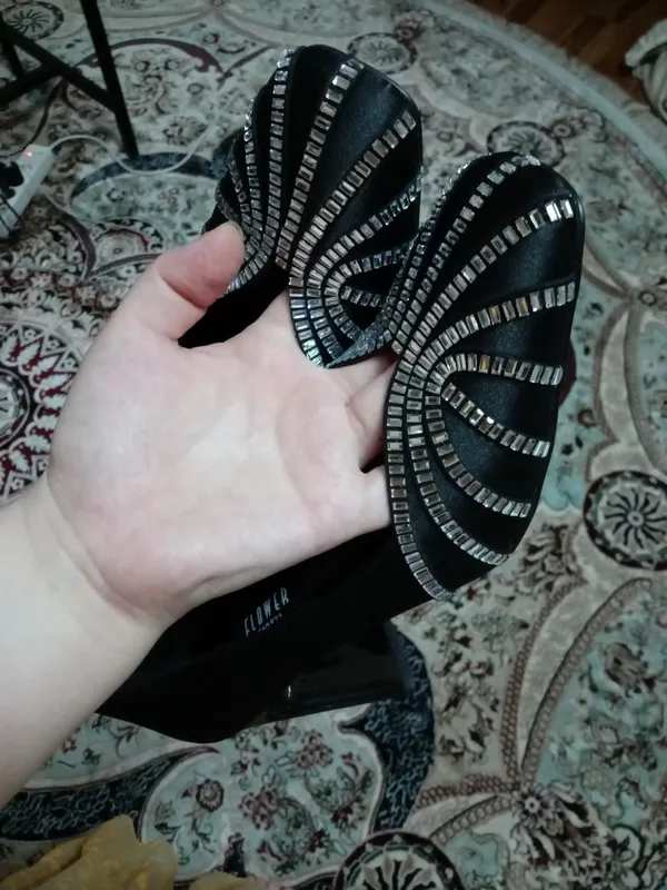 Razmer(38)bir Marta kiyilgan tufli