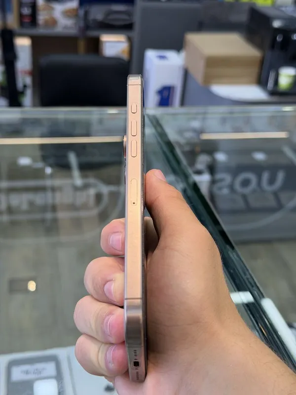 Iphone 16 Pro Max — фото 3
