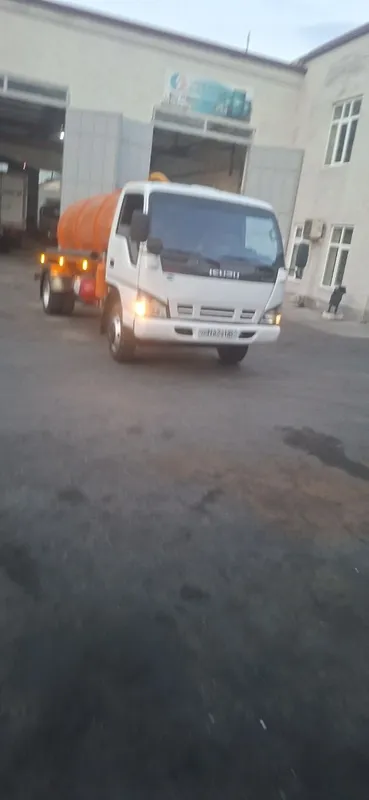 Isuzu Gavnavoz 2012 3 Isuzu Gavnavoz 2012 3