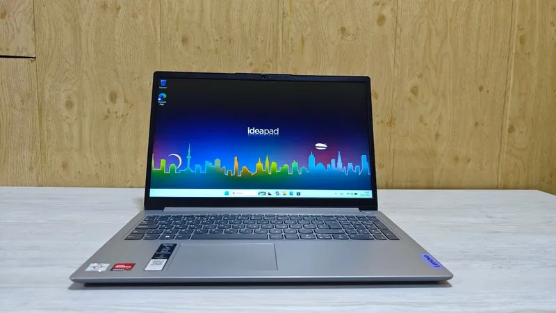 Lenovo noutbuki sotiladi 1