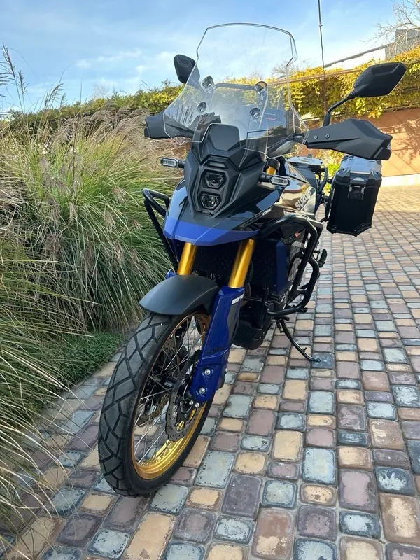 Suzuki V-Strom 800DE Adventure | 3 кофра | 2 комплекта резины — фото 1