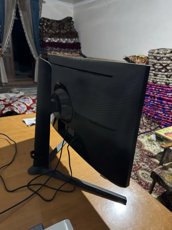 Samsung Odyssey G7 28” Gaming Monitor