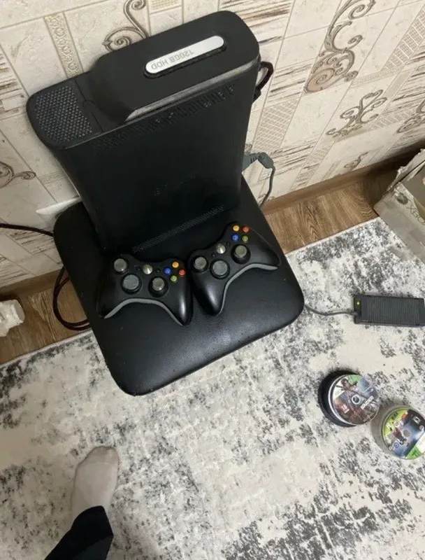 Продаётся Xbox 360 2 Продаётся Xbox 360 2
