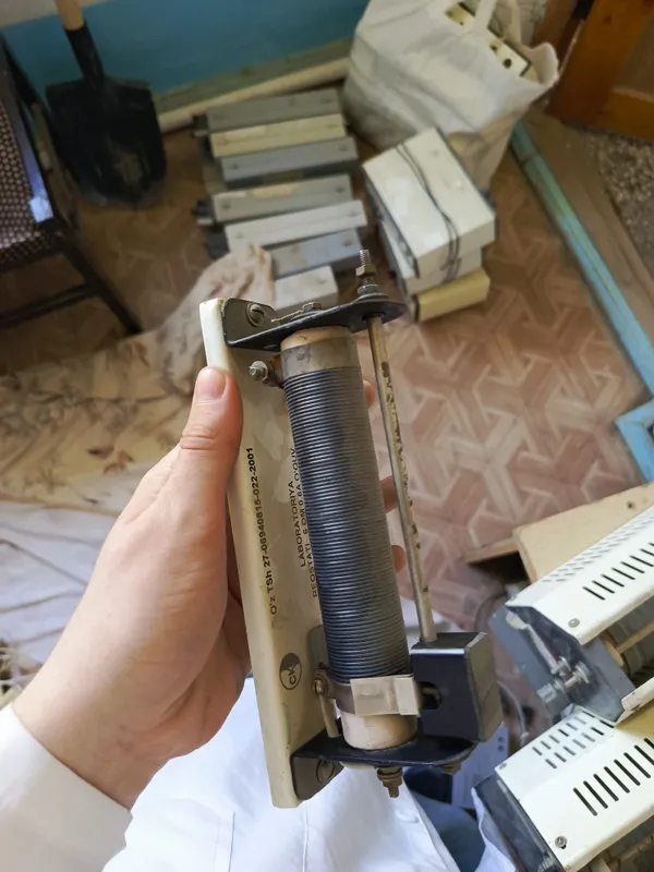 Лабораторный реостат ползунковый 6 Ом / 0.6 А 2 Лабораторный реостат ползунковый 6 Ом / 0.6 А 2