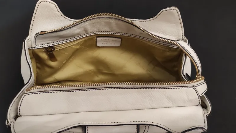 Итальянская сумка Salvatore Ferragamo . 8