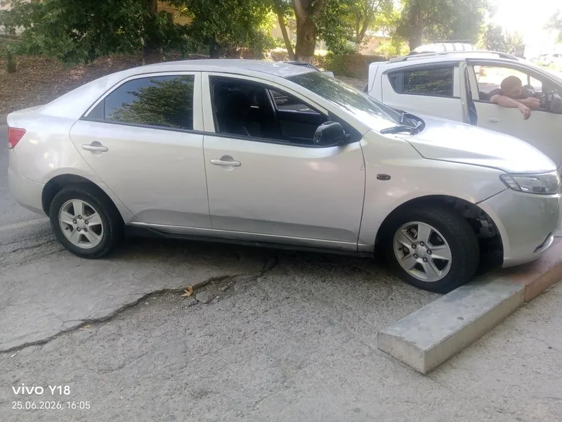 KIA FORTE 2009 matan 4 pakalena 1.6 mator 6 bosqichli mexanika karopka 5 KIA FORTE 2009 matan 4 pakalena 1.6 mator 6 bosqichli mexanika karopka 5