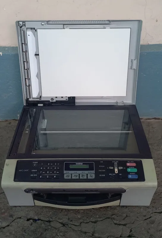 Mymio MFC-240C. 7 tasi 1 da. 2 Mymio MFC-240C. 7 tasi 1 da. 2