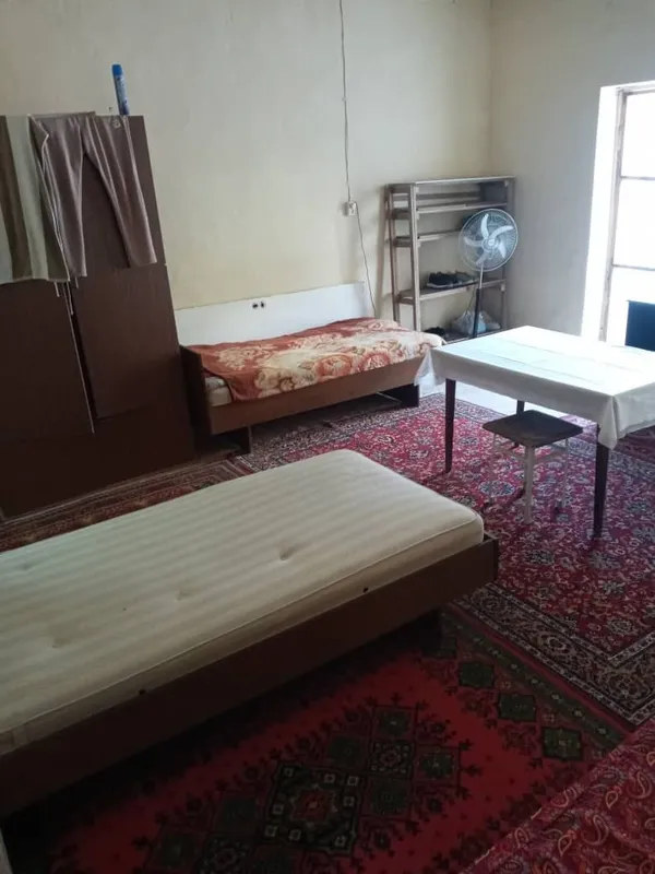 3 kishilik (erkaklar uchun) xona ijaraga beriladi 2